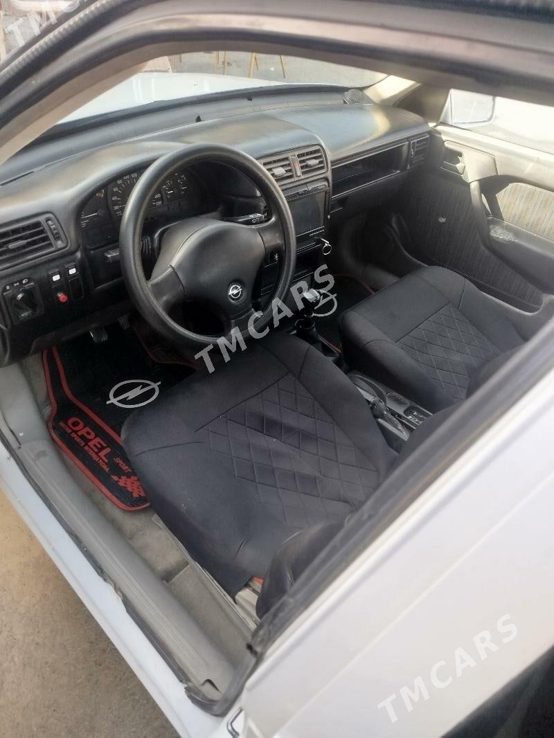 Opel Vectra 1990 - 32 000 TMT - Bäherden - img 2