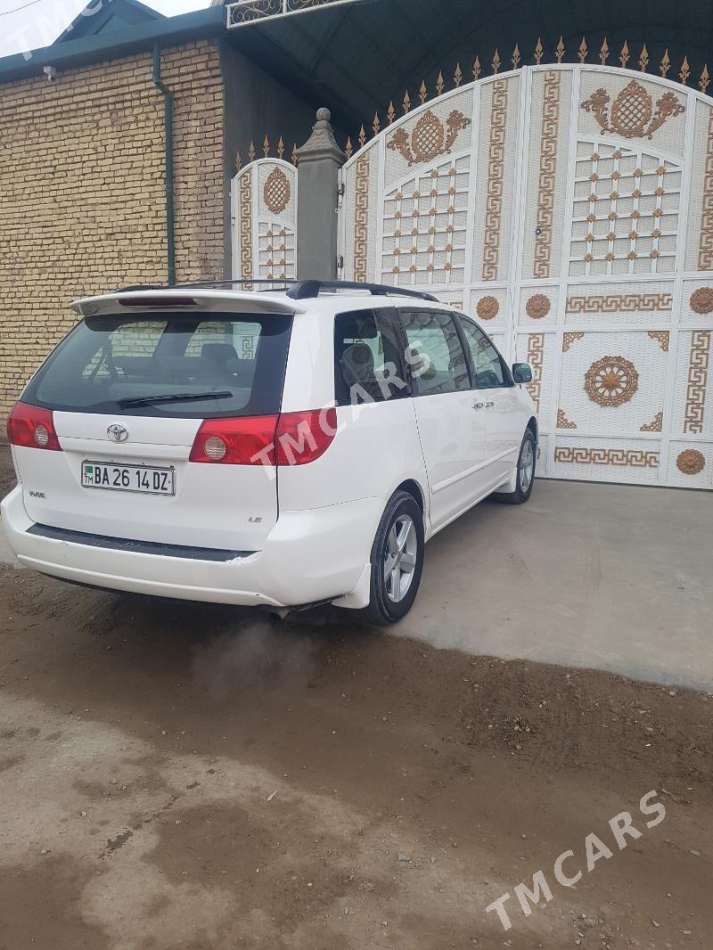 Toyota Sienna 2008 - 190 000 TMT - Гурбансолтан Едже - img 4