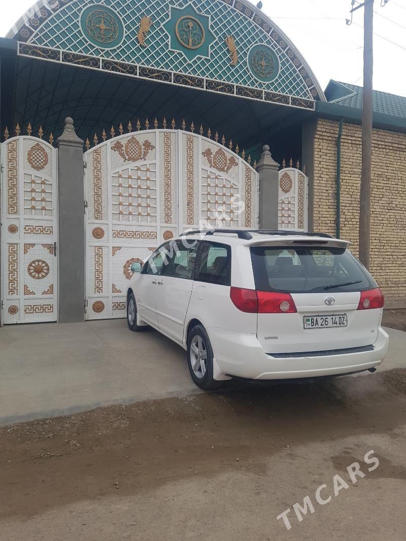 Toyota Sienna 2008 - 190 000 TMT - Гурбансолтан Едже - img 5