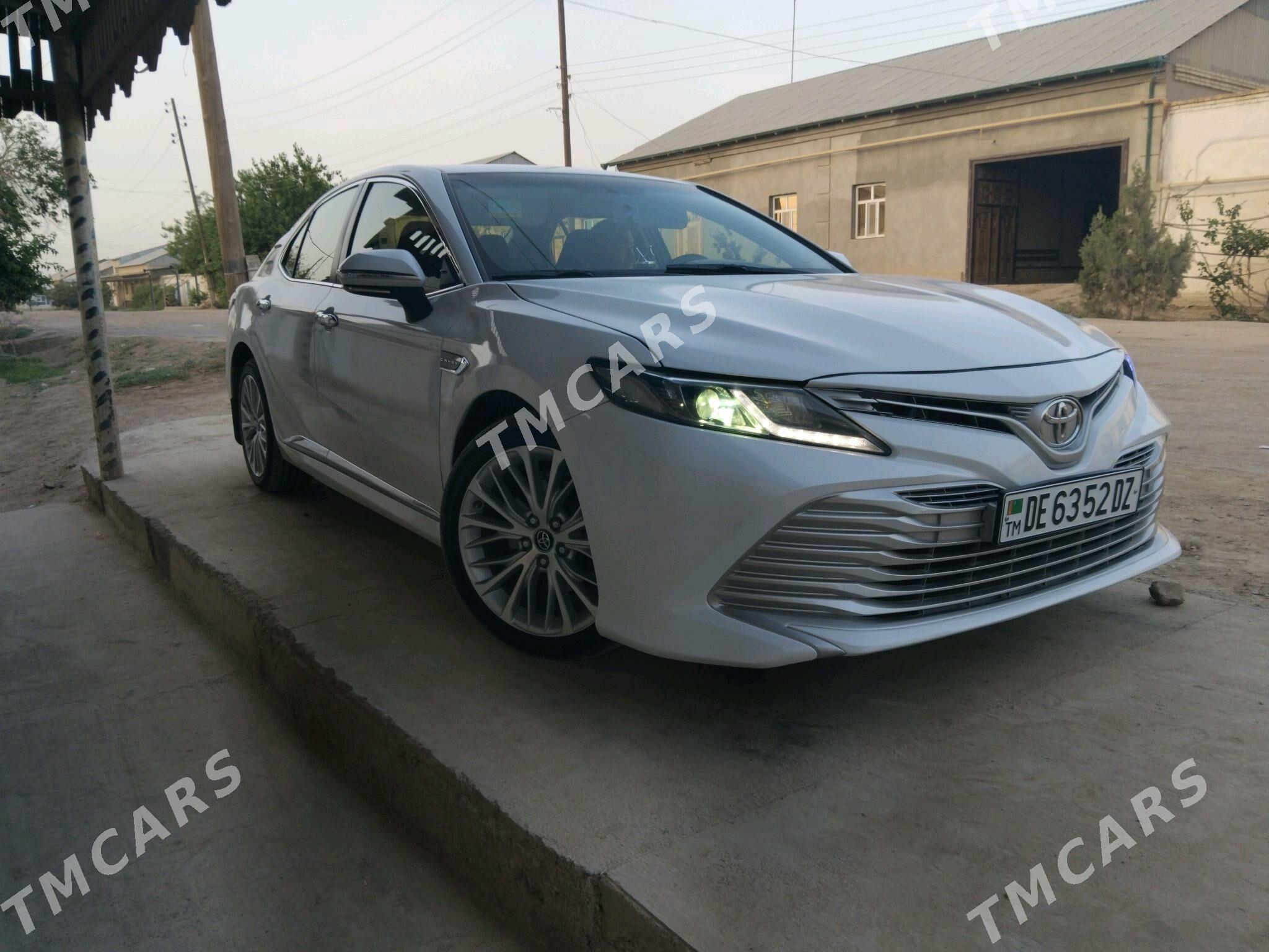 Toyota Camry 2020 - 272 000 TMT - Гурбансолтан Едже - img 2
