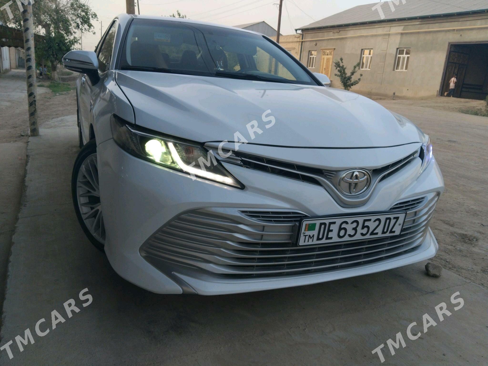 Toyota Camry 2020 - 272 000 TMT - Гурбансолтан Едже - img 3