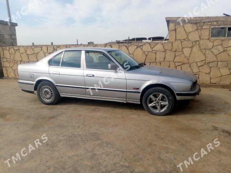 BMW 5 Series 1990 - 18 000 TMT - Esenguly - img 2