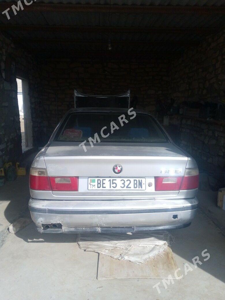 BMW 5 Series 1990 - 18 000 TMT - Esenguly - img 4