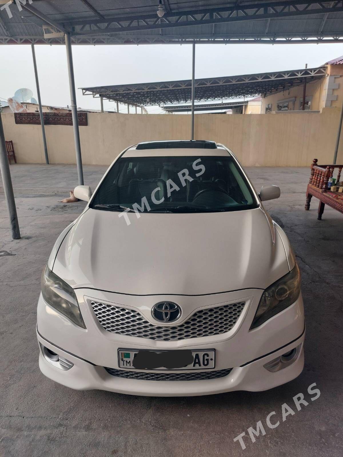 Toyota Camry 2011 - 190 000 TMT - Büzmeýin - img 2