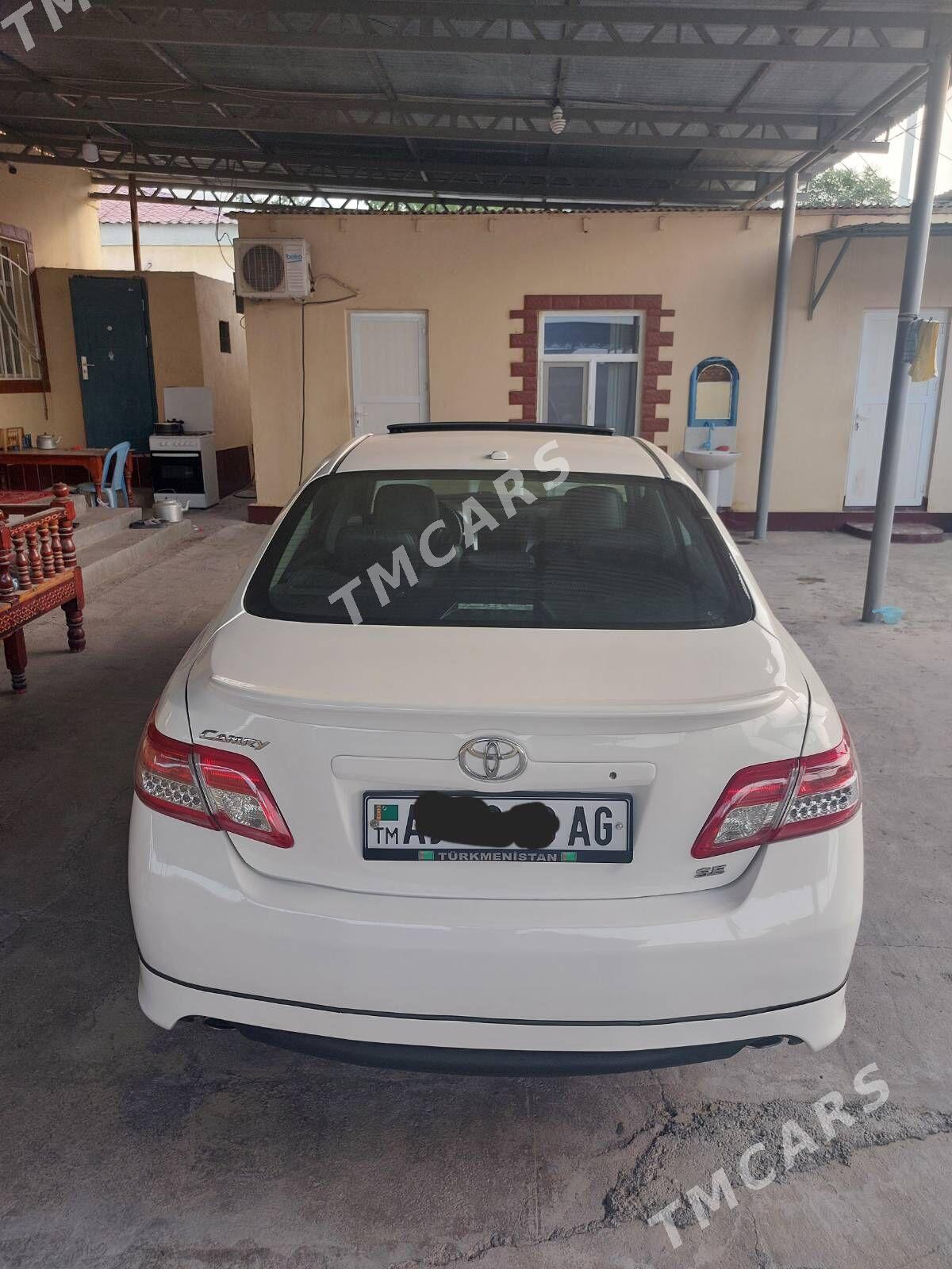Toyota Camry 2011 - 190 000 TMT - Büzmeýin - img 4