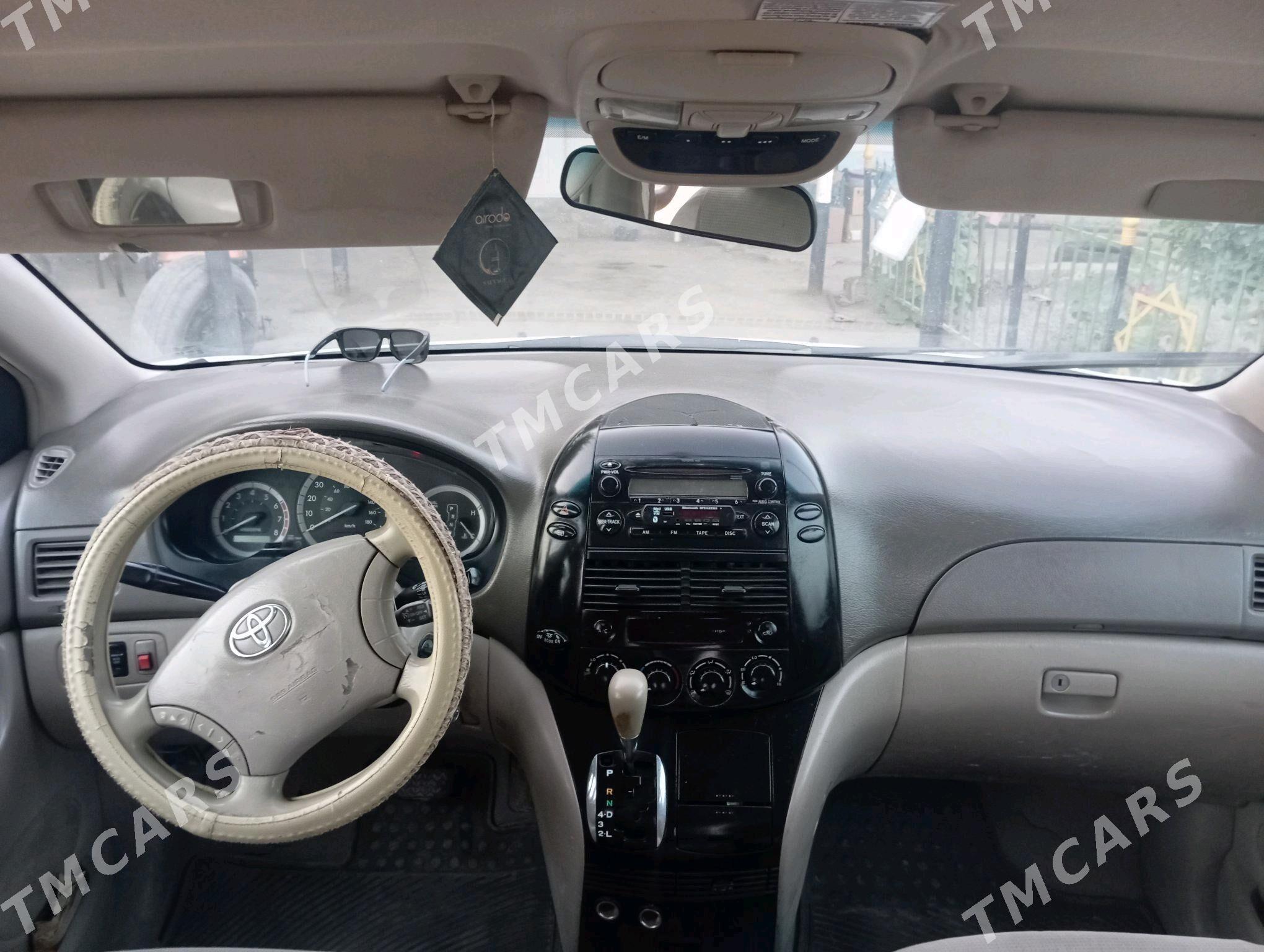 Toyota Sienna 2004 - 150 000 TMT - Кёнеургенч - img 2