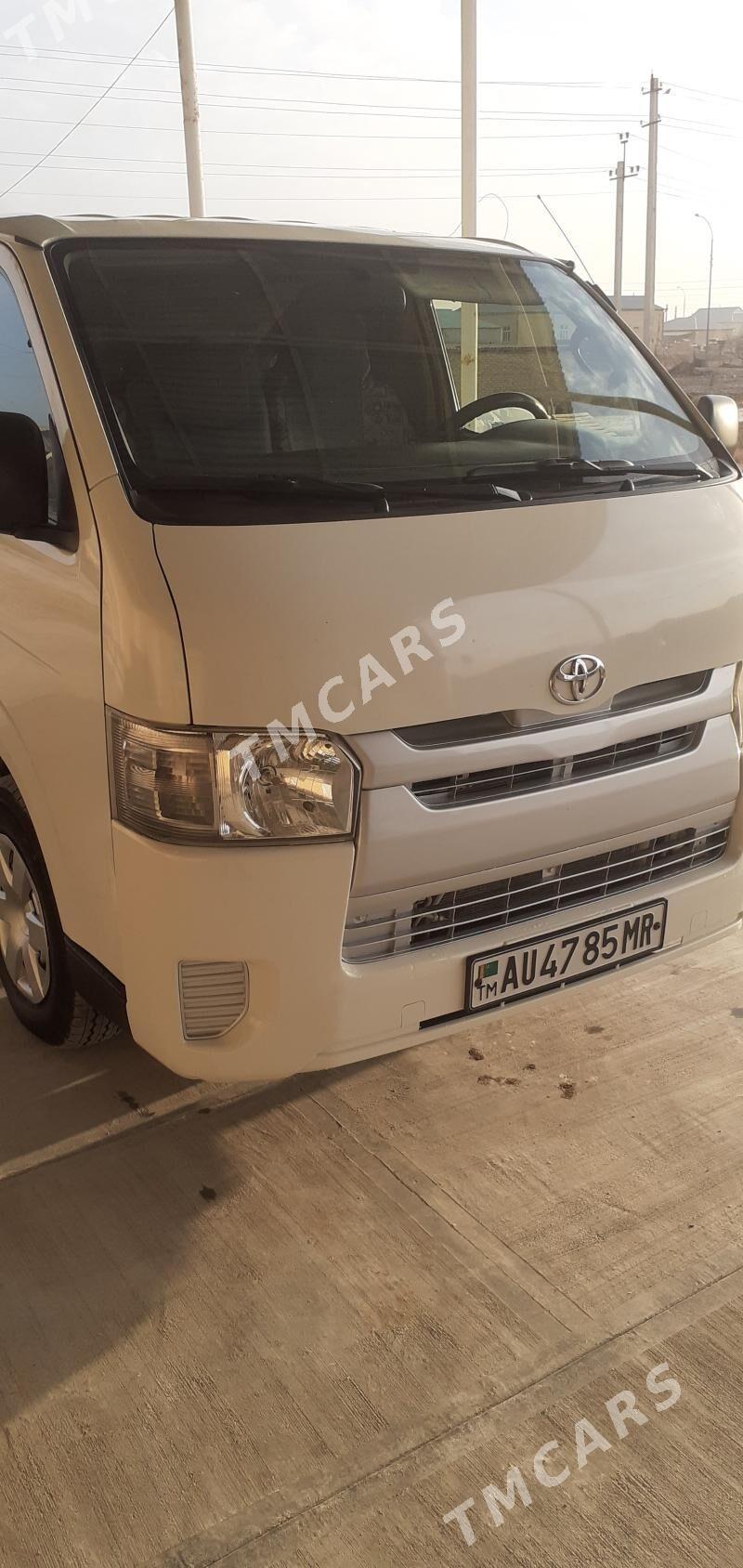 Toyota Hiace 2017 - 370 000 TMT - Мары - img 2