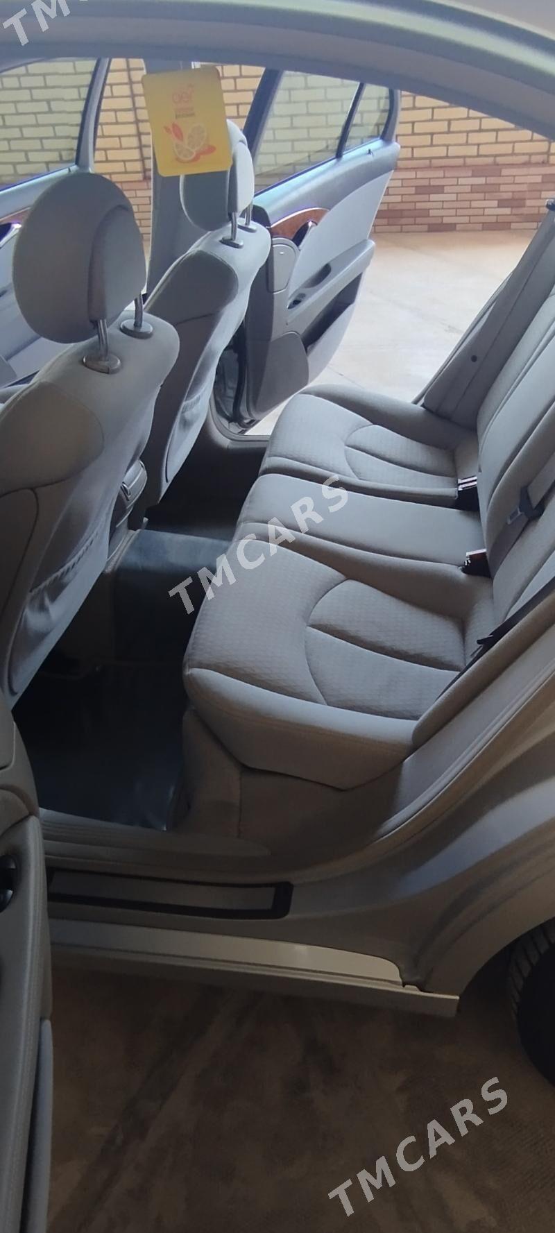 Mercedes-Benz 300E 2005 - 130 000 TMT - Мары - img 2