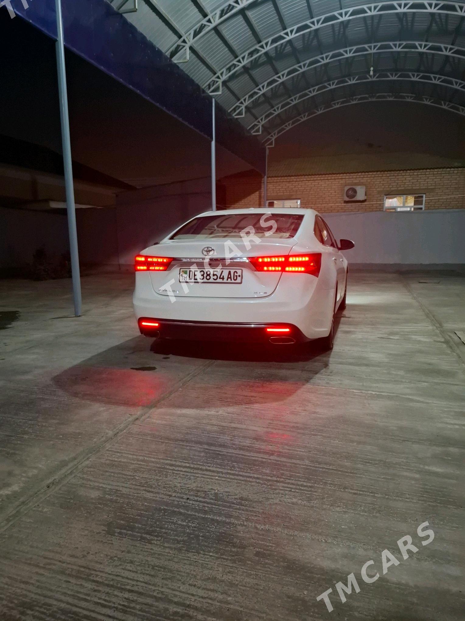 Toyota Avalon 2016 - 330 000 TMT - Бузмеин - img 5