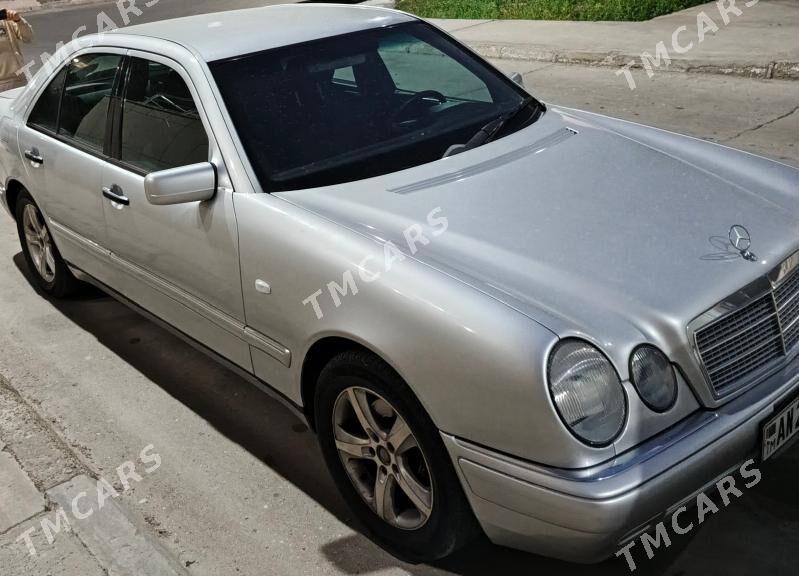 Mercedes-Benz E320 1999 - 95 000 TMT - Türkmenbaşy - img 4