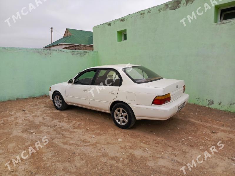 Toyota Corolla 1995 - 50 000 TMT - Türkmenbaşy - img 3