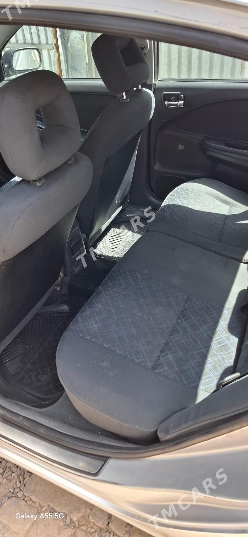 Toyota Avensis 2002 - 86 000 TMT - Мары - img 4