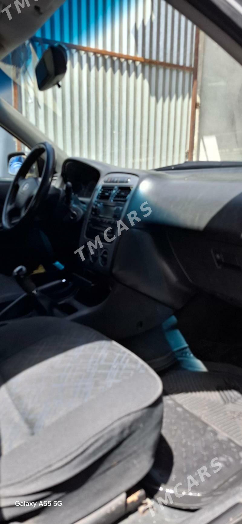 Toyota Avensis 2002 - 86 000 TMT - Мары - img 1
