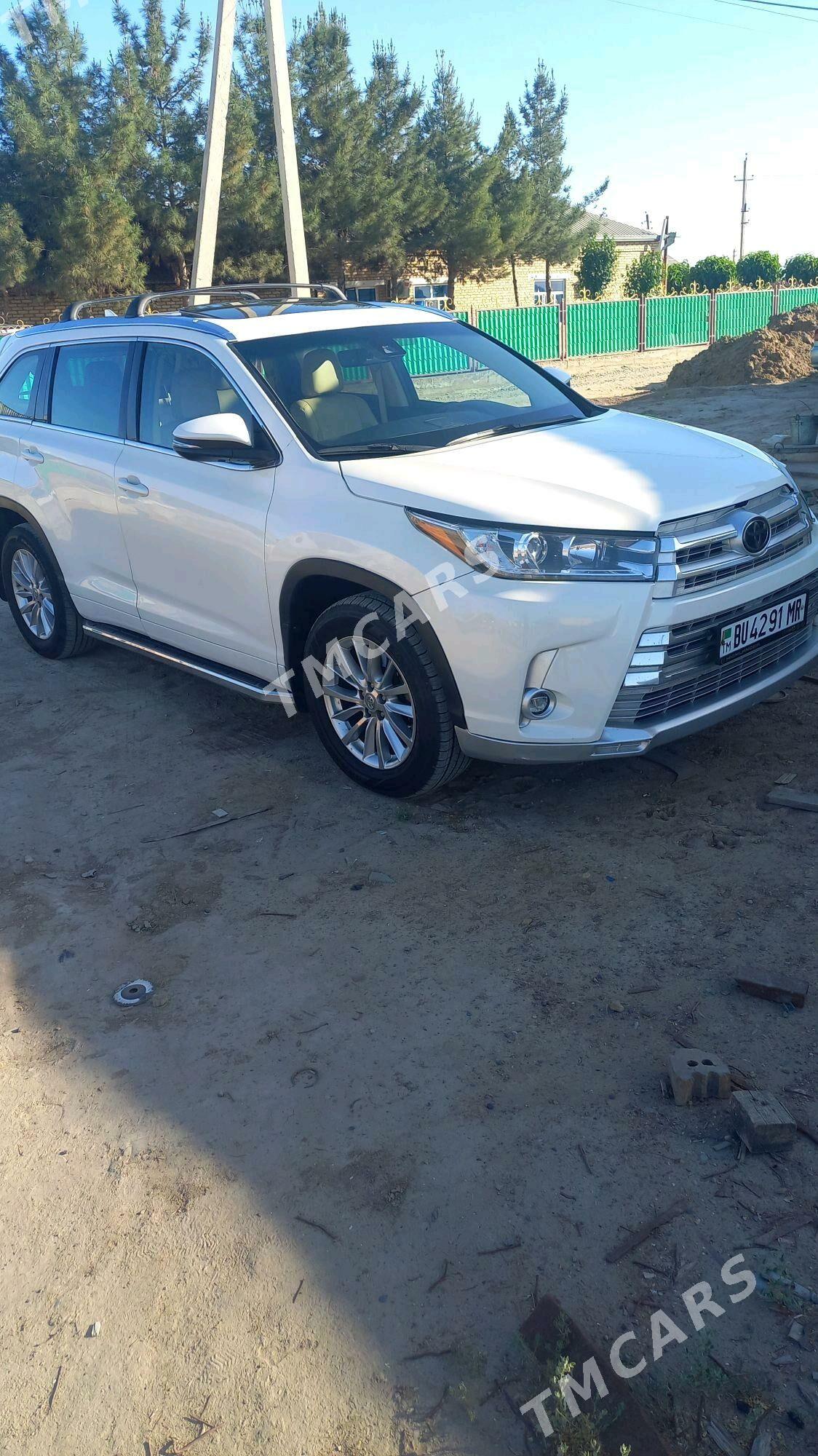 Toyota Highlander 2017 - 390 000 TMT - Мары - img 3
