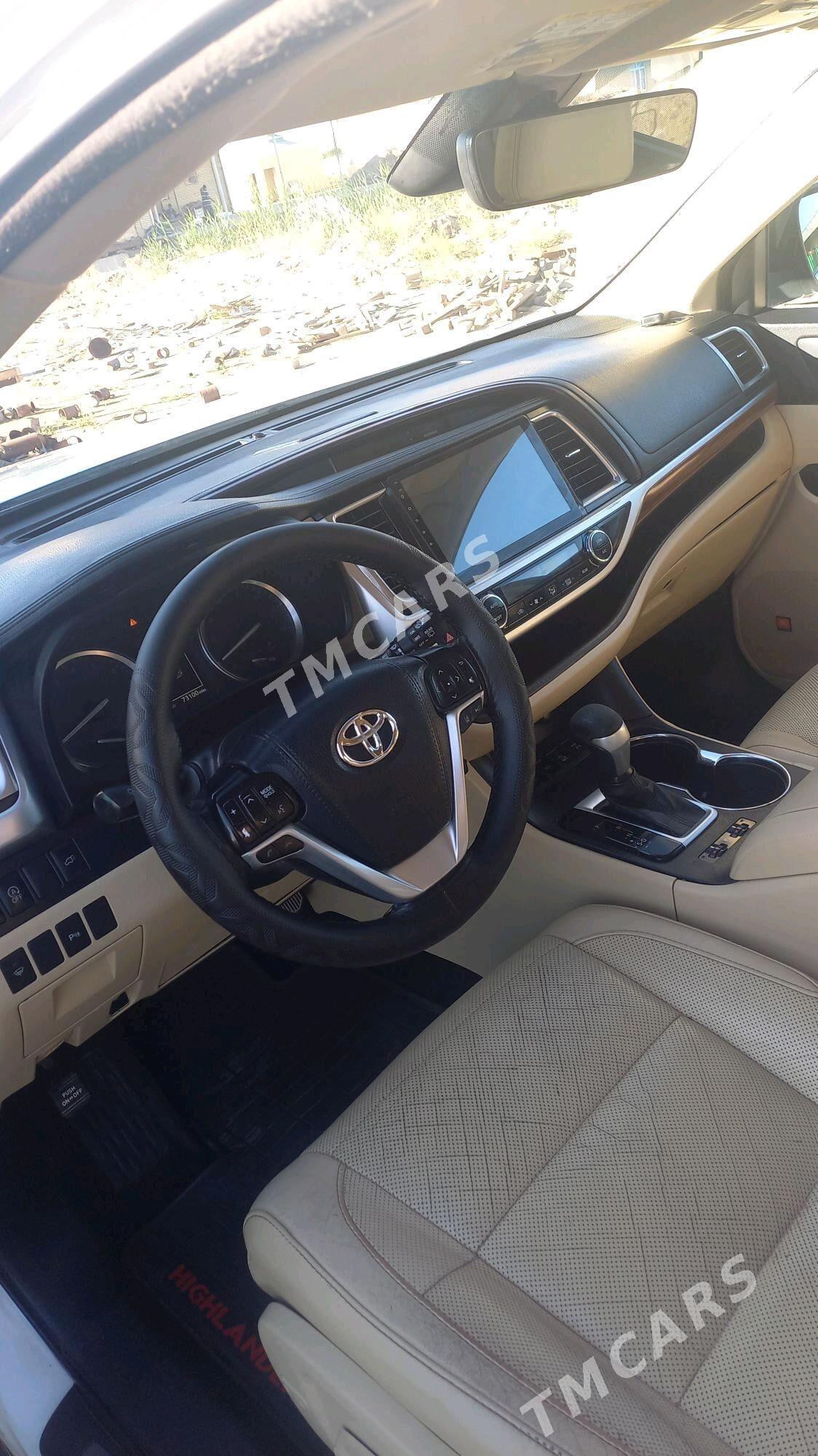 Toyota Highlander 2017 - 390 000 TMT - Мары - img 8