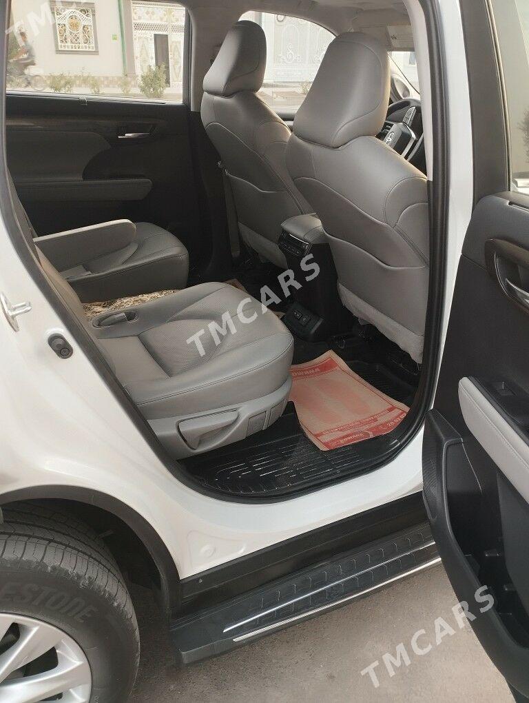 Toyota Highlander 2022 - 620 000 TMT - Aşgabat - img 9