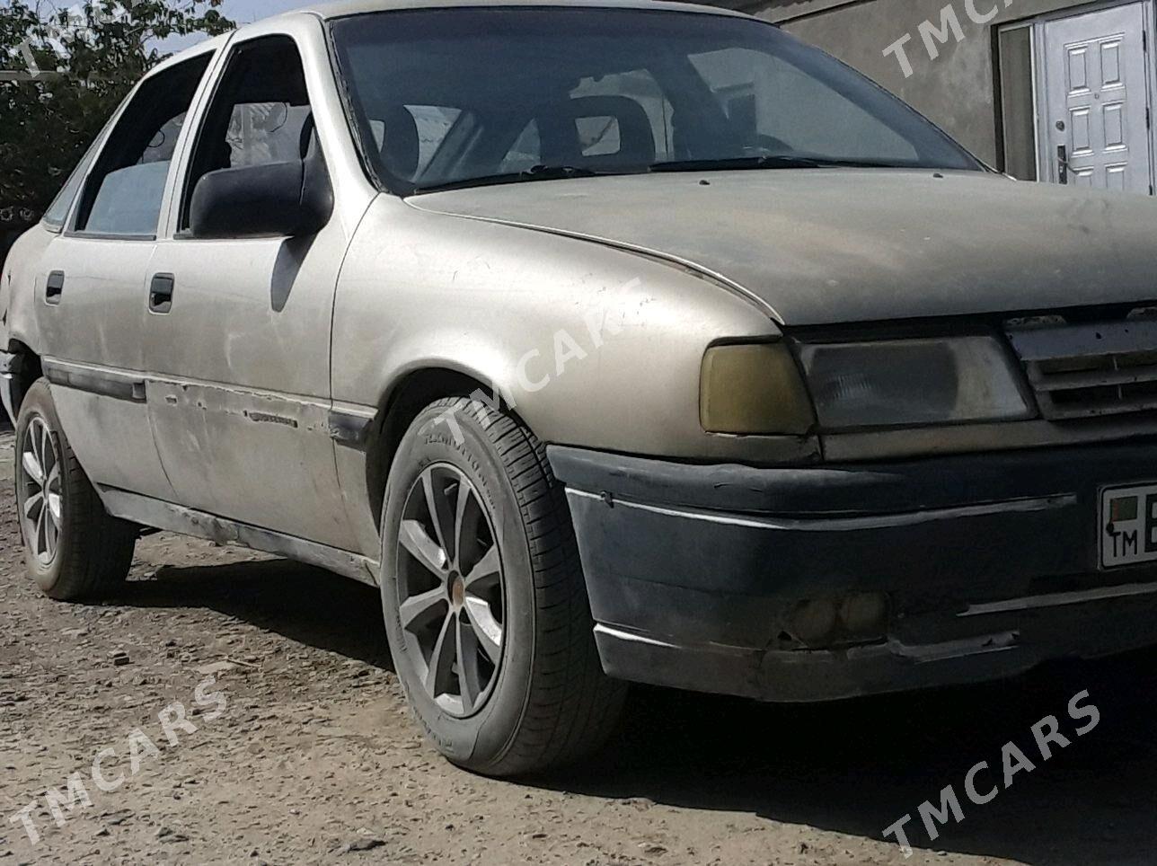 Opel Vectra 1988 - 20 000 TMT - Бахарден - img 4