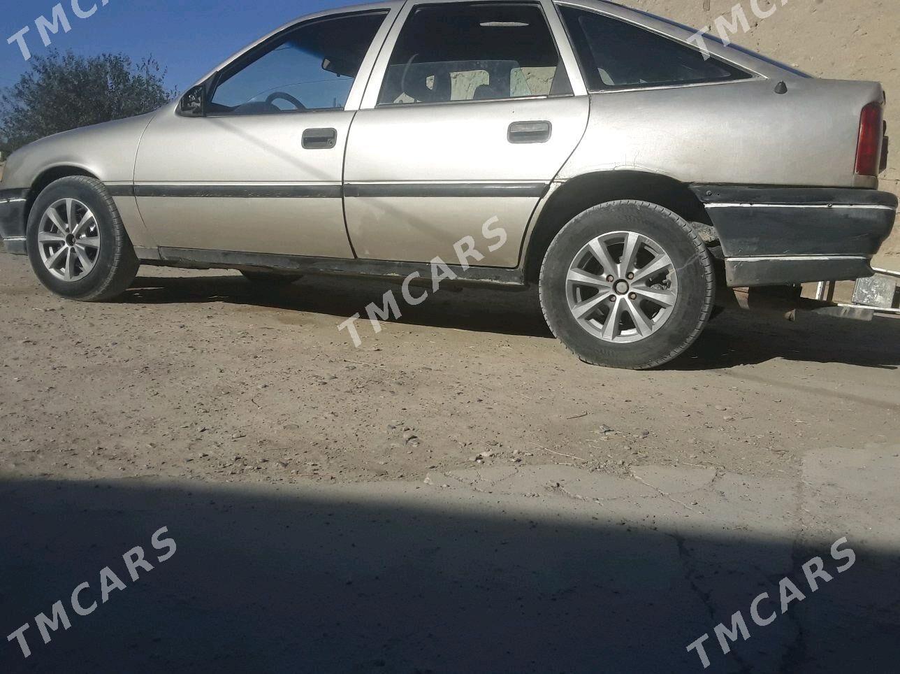 Opel Vectra 1988 - 20 000 TMT - Бахарден - img 2