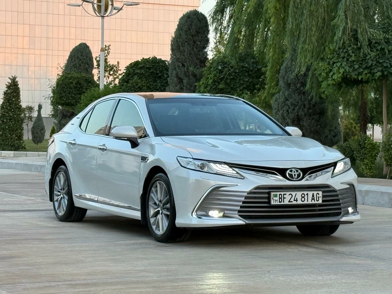 Toyota Camry 2023 - 677 000 TMT - Ашхабад - img 2