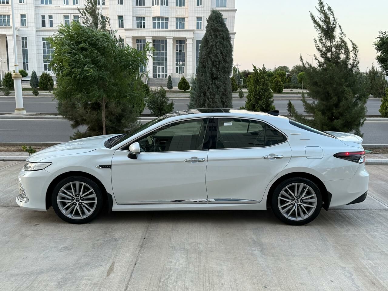 Toyota Camry 2023 - 677 000 TMT - Ашхабад - img 6