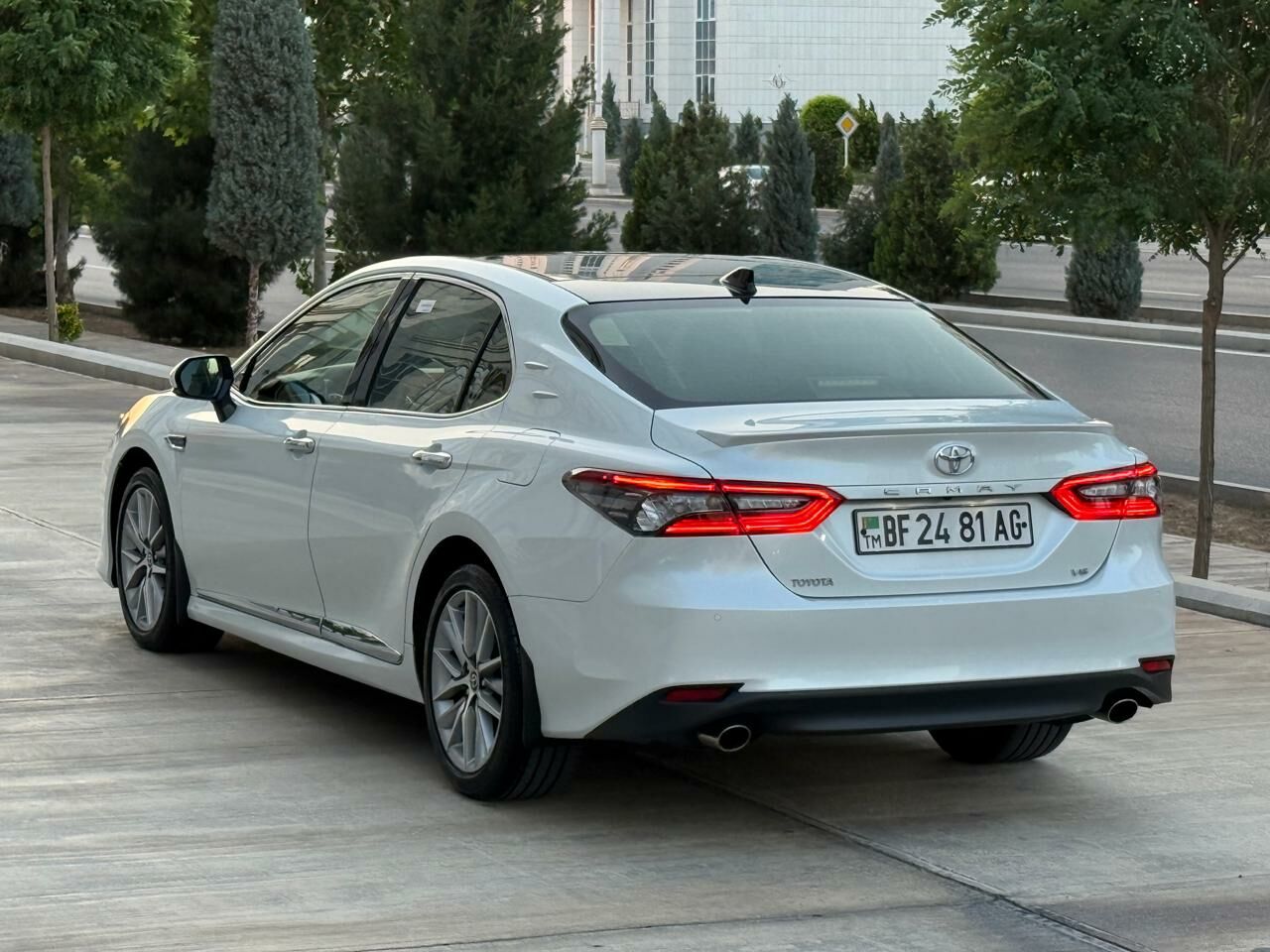 Toyota Camry 2023 - 677 000 TMT - Ашхабад - img 4