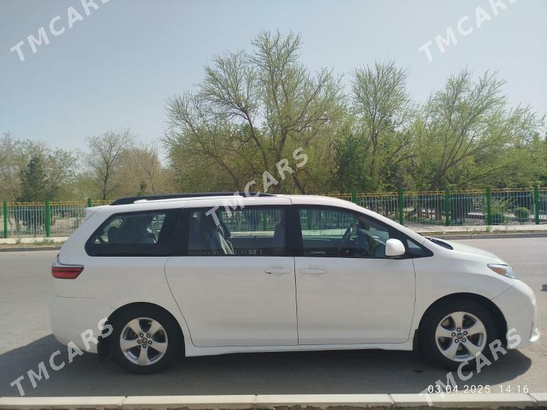 Toyota Sienna 2018 - 325 000 TMT - Мары - img 5