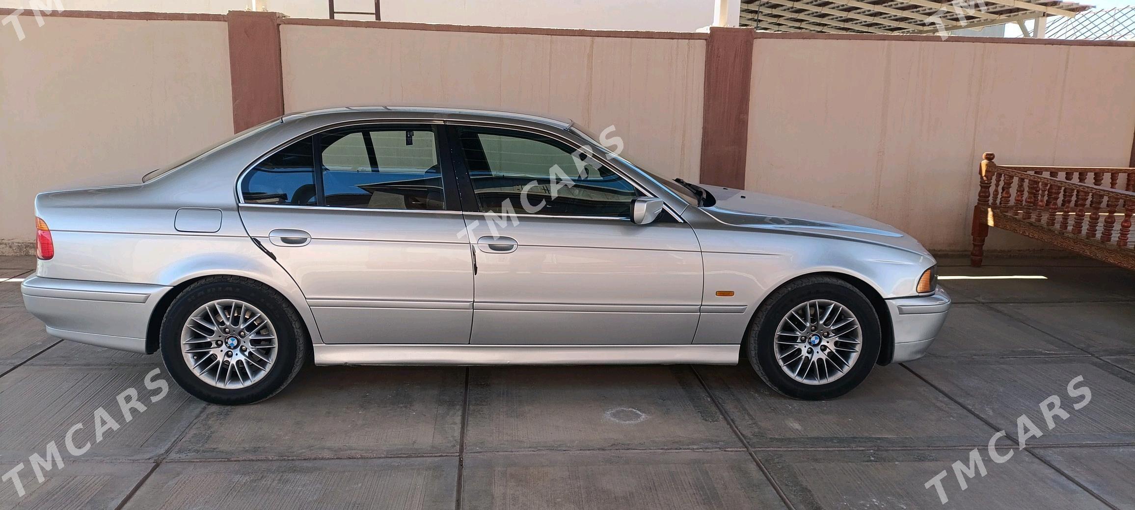 BMW E39 2000 - 120 000 TMT - Балканабат - img 2