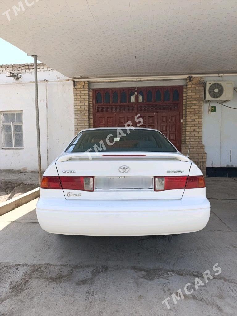 Toyota Camry 2001 - 125 000 TMT - Гурбансолтан Едже - img 5