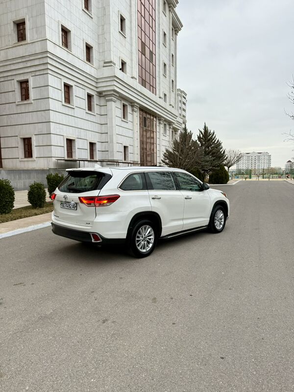 Toyota Highlander 2018 - 395 000 TMT - Aşgabat - img 2