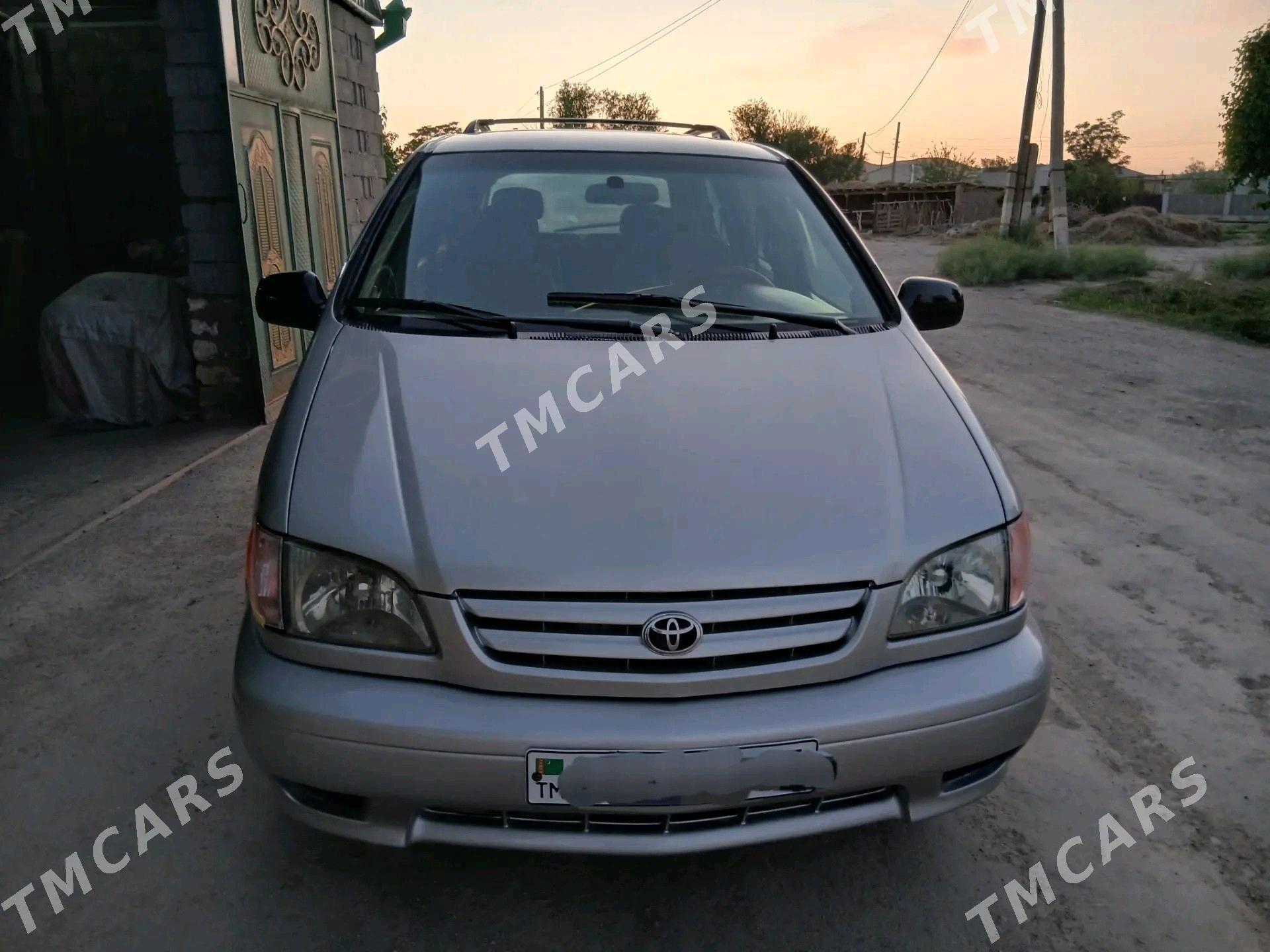 Toyota Sienna 2001 - 150 000 TMT - Köýtendag - img 4
