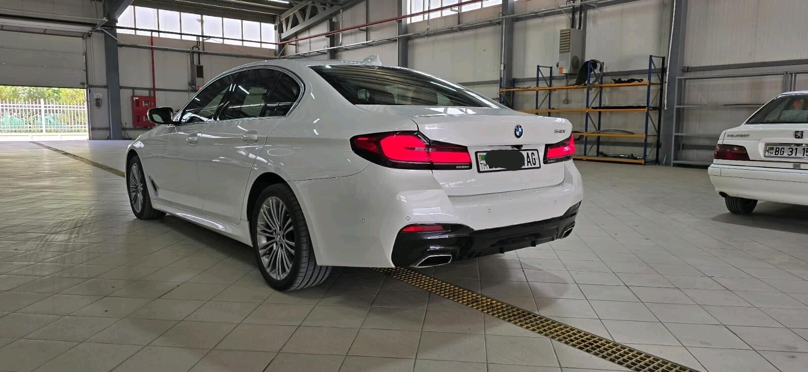 BMW 540 2020 - 900 000 TMT - ул. Подвойского (Битарап Туркменистан шаёлы) - img 7