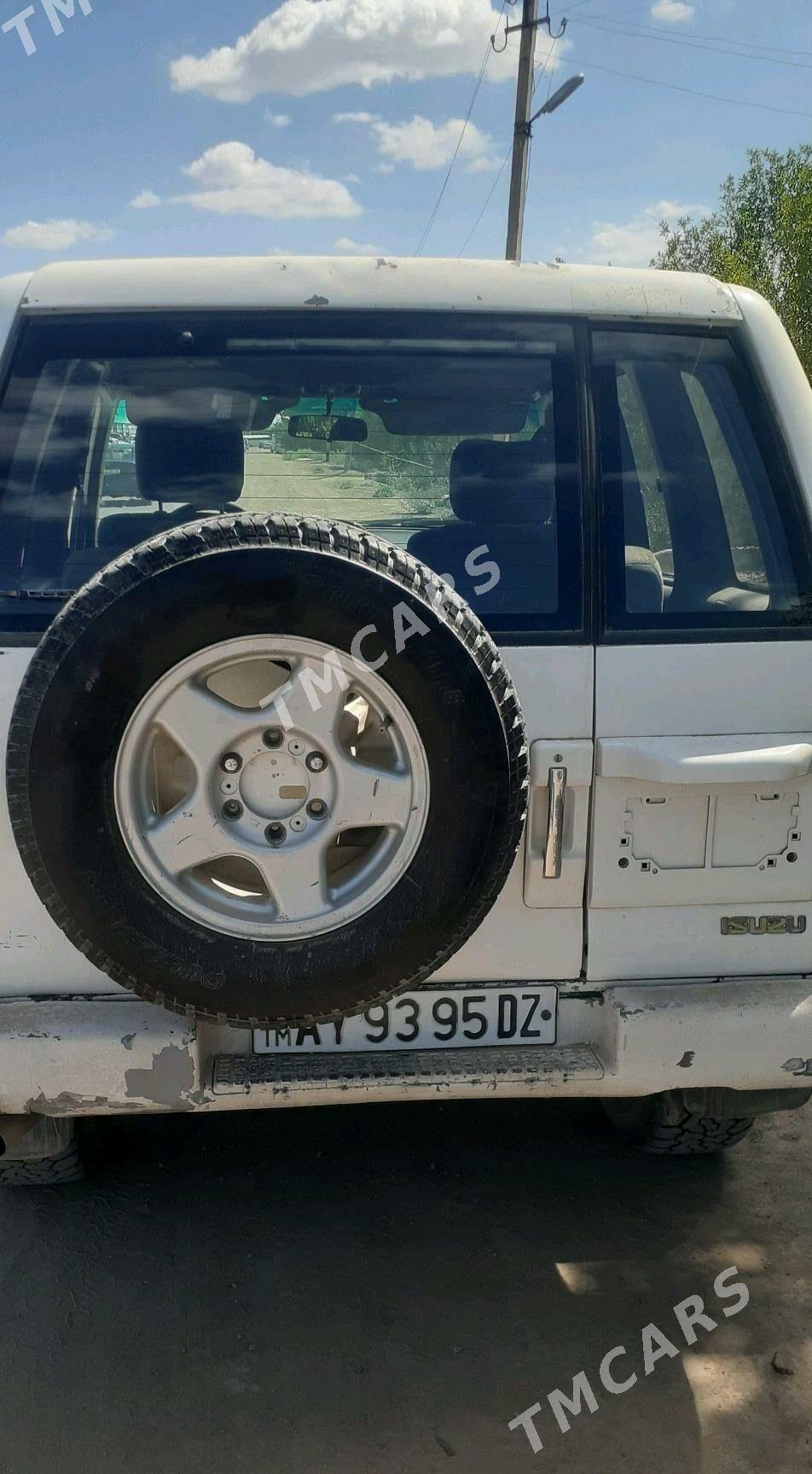 Isuzu Trooper 1999 - 30 000 TMT - Дашогуз - img 2