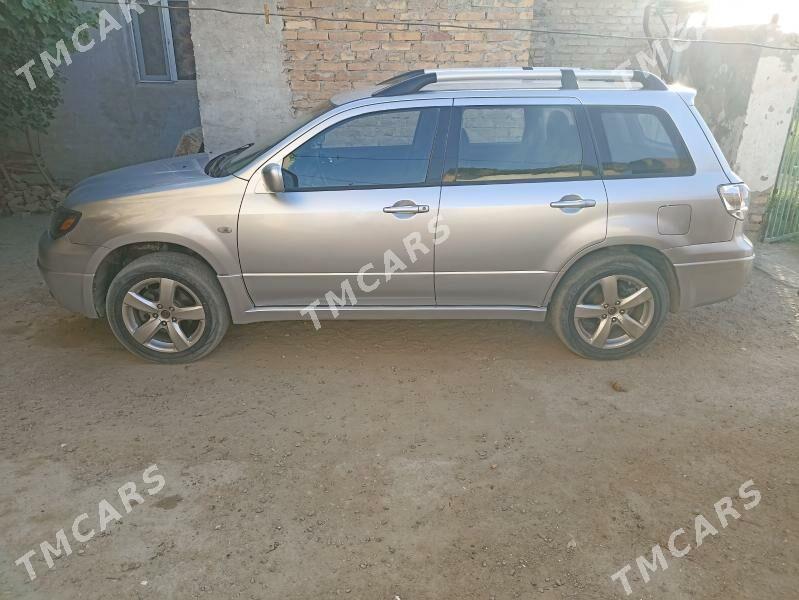 Mitsubishi Outlander 2003 - 90 000 TMT - Türkmenabat - img 2