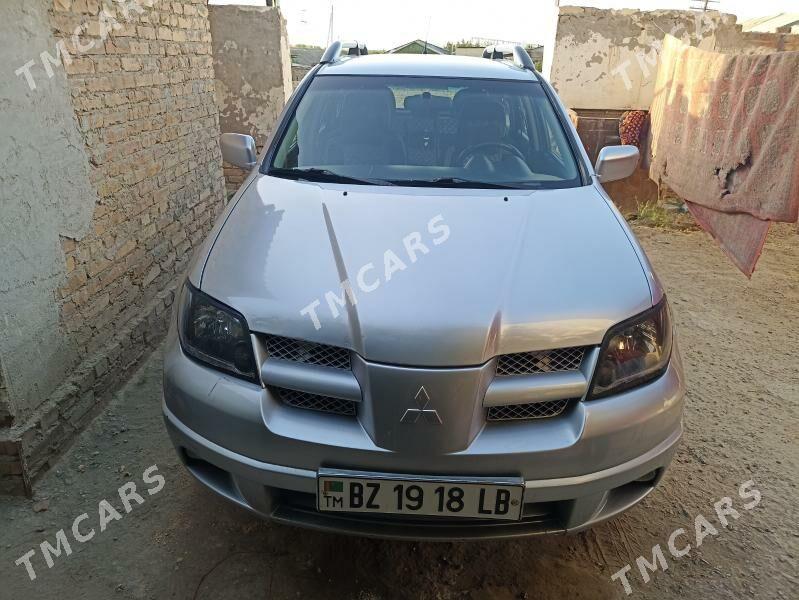 Mitsubishi Outlander 2003 - 90 000 TMT - Türkmenabat - img 4