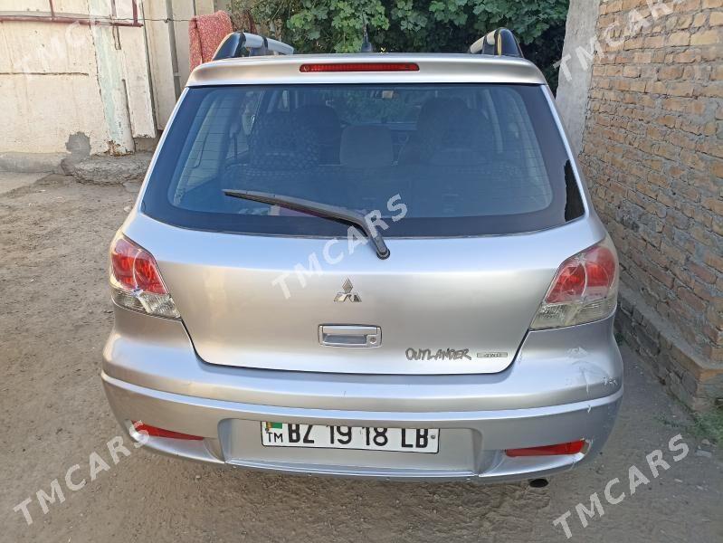 Mitsubishi Outlander 2003 - 90 000 TMT - Türkmenabat - img 8