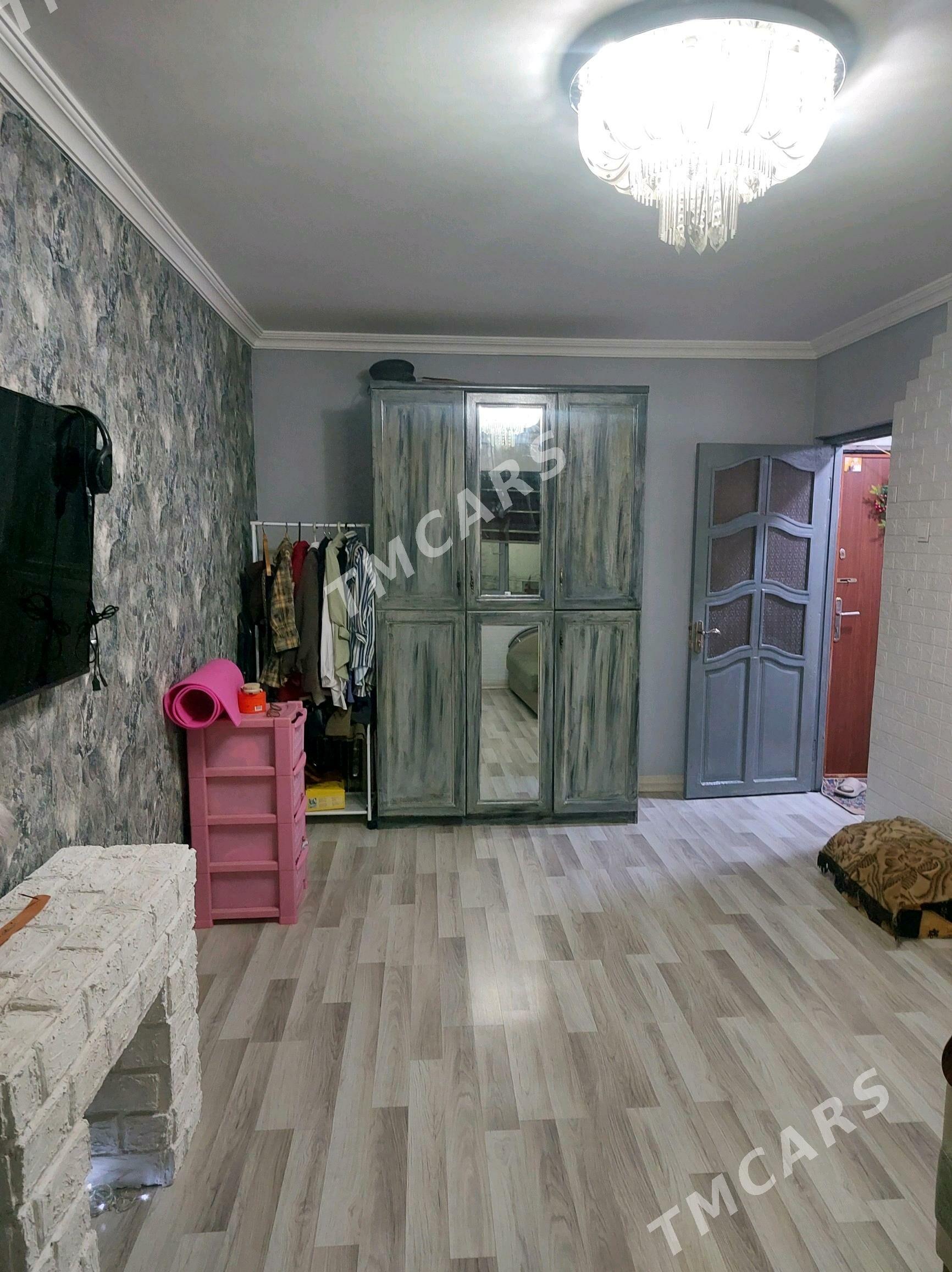 11 мкр 1 ком квартира. - 11 мкр - img 1