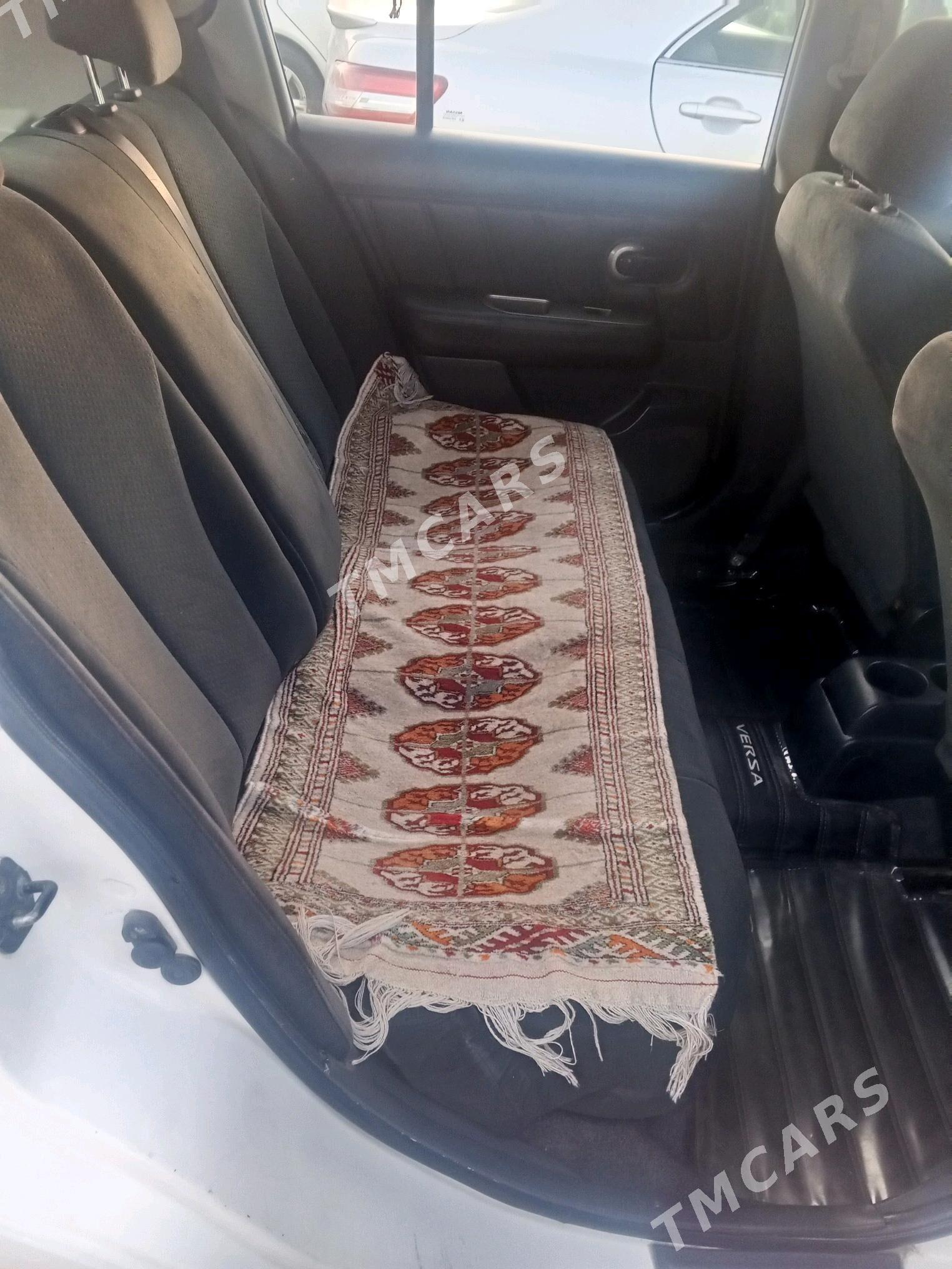 Nissan Versa 2010 - 140 000 TMT - Бузмеин - img 2