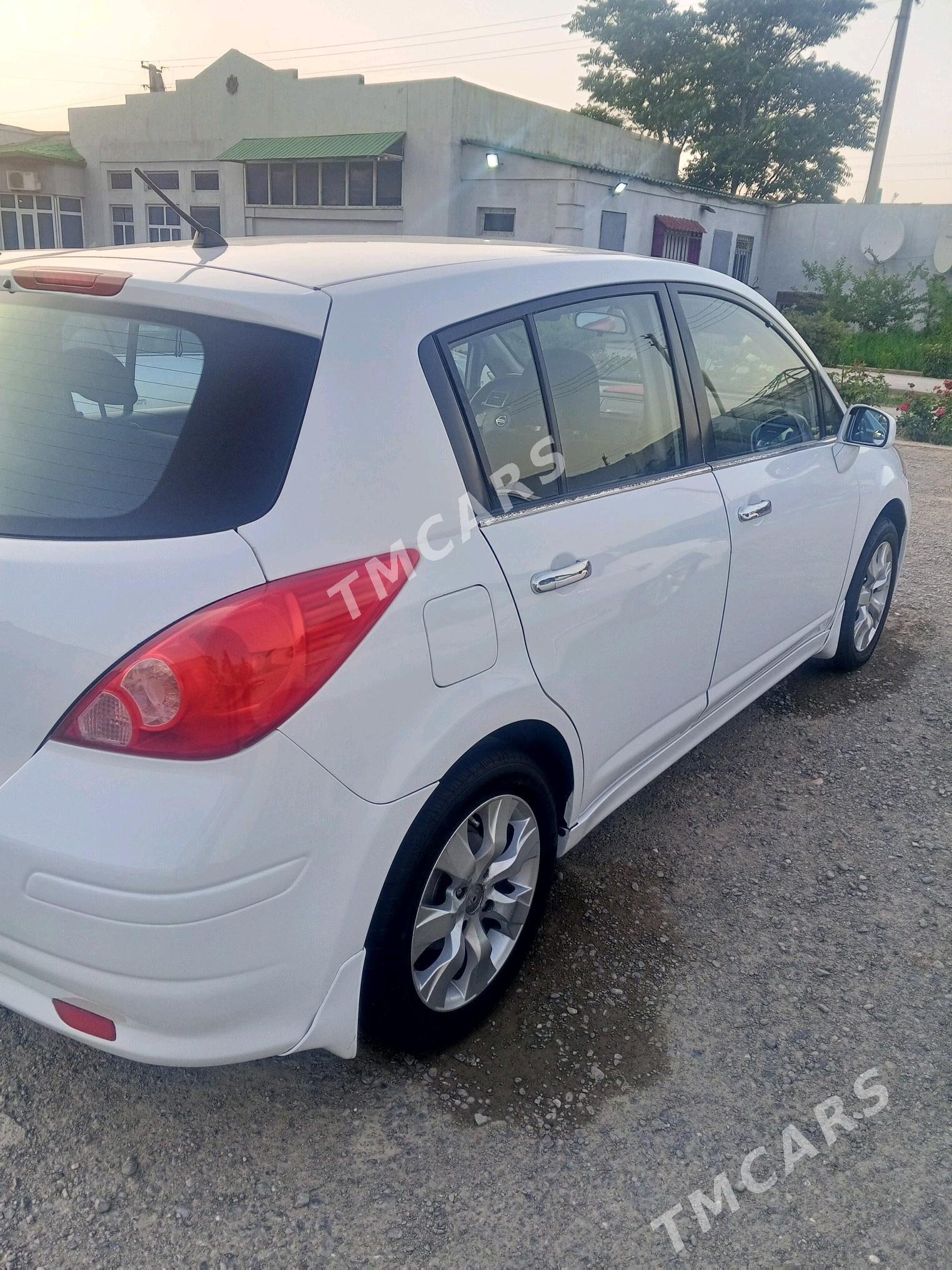 Nissan Versa 2010 - 140 000 TMT - Бузмеин - img 7