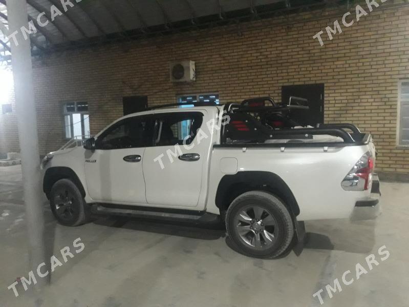 Toyota Hilux 2016 - 450 000 TMT - Bäherden - img 6