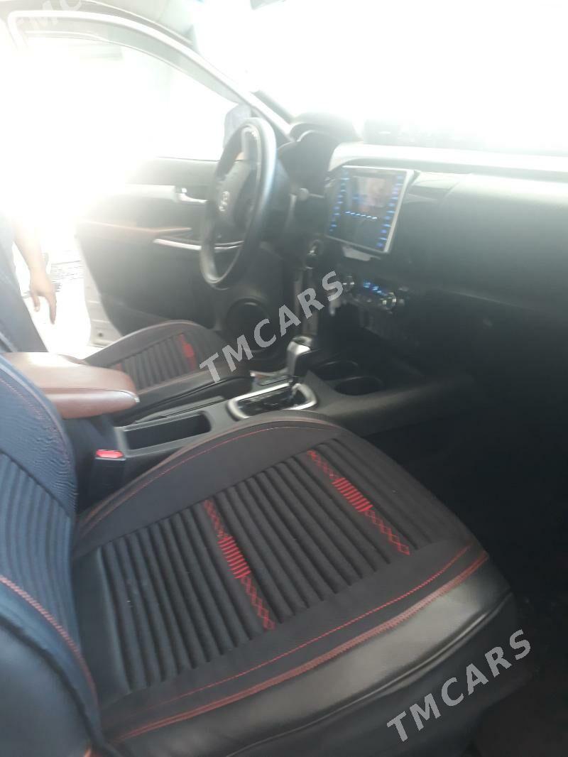 Toyota Hilux 2016 - 450 000 TMT - Bäherden - img 4