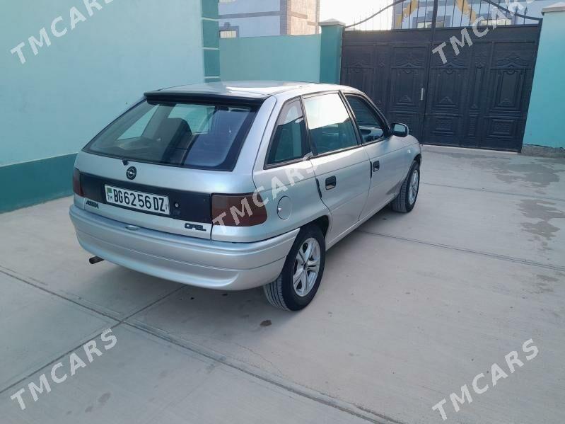 Opel Astra 1993 - 35 000 TMT - Дашогуз - img 3