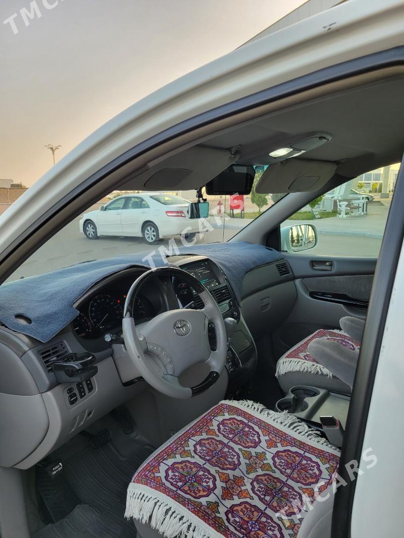 Toyota Sienna 2005 - 240 000 TMT - Балканабат - img 2