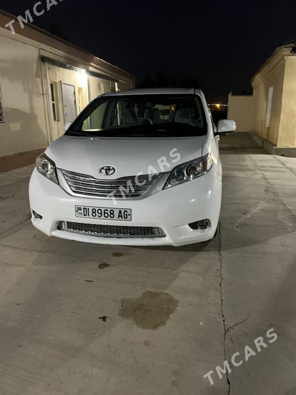 Toyota Sienna 2015 - 290 000 TMT - Ашхабад - img 4
