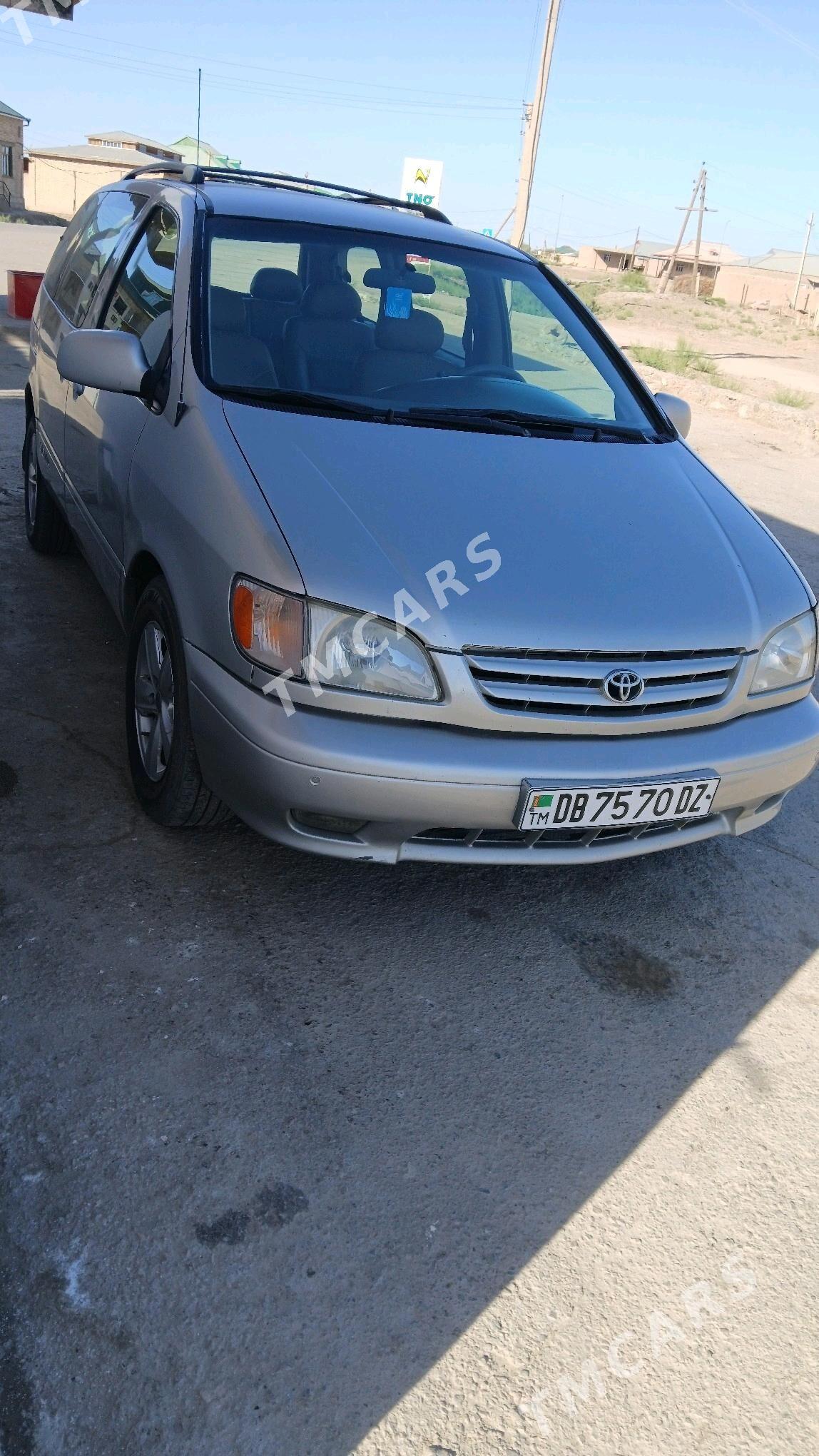 Toyota Sienna 2001 - 145 000 TMT - Акдепе - img 1