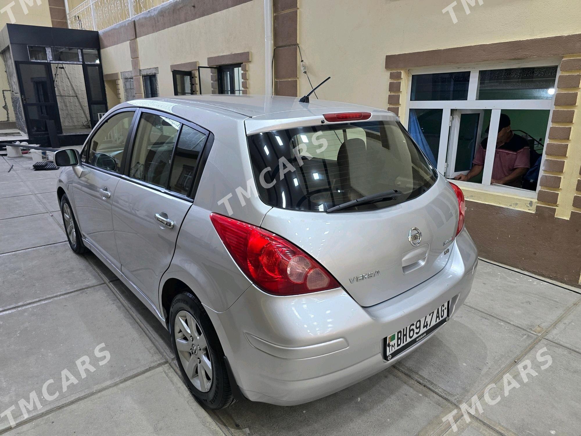 Nissan Versa 2010 - 145 000 TMT - Чоганлы - img 9