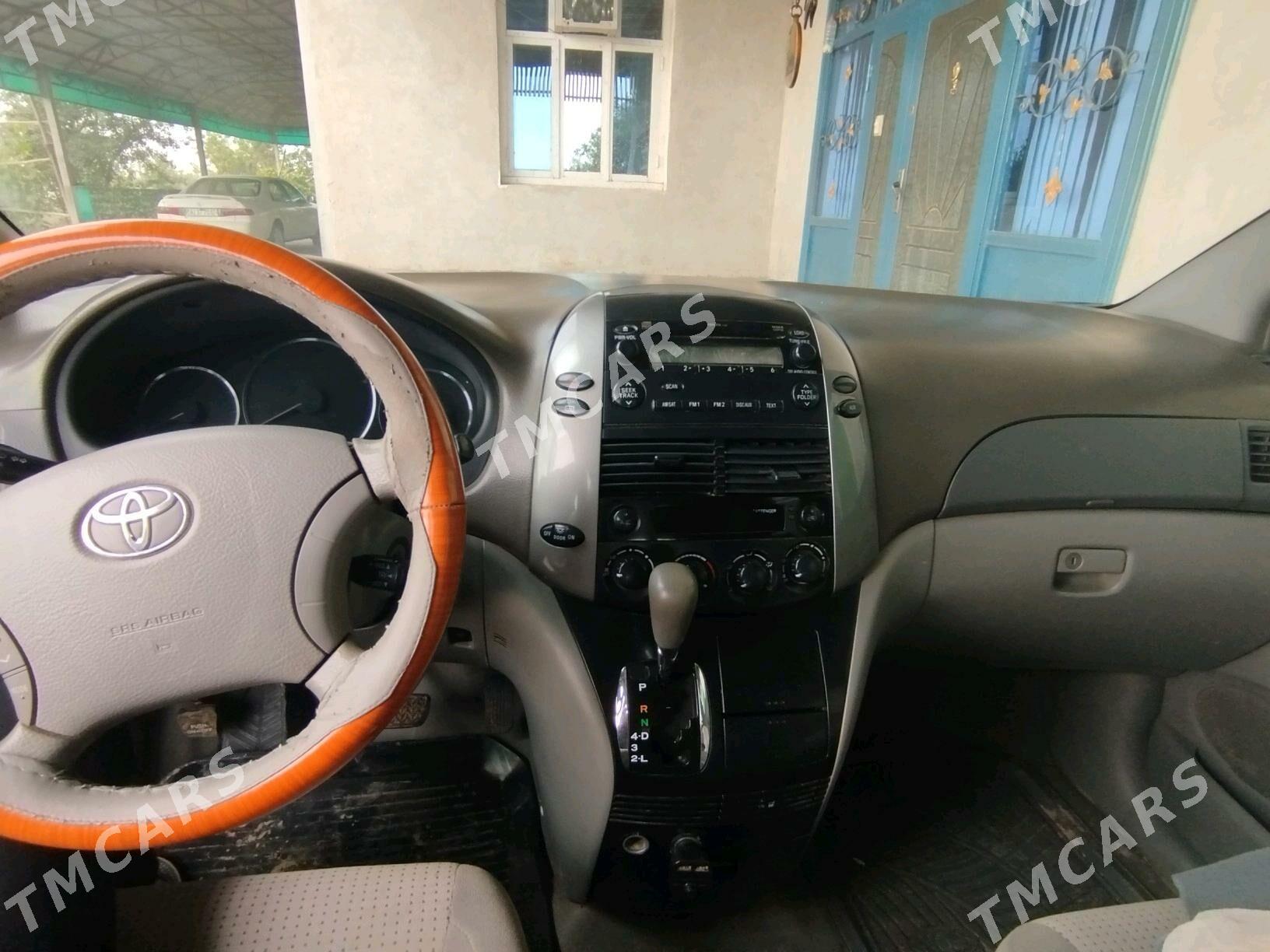 Toyota Sienna 2009 - 220 000 TMT - Türkmenbaşy etr. - img 1