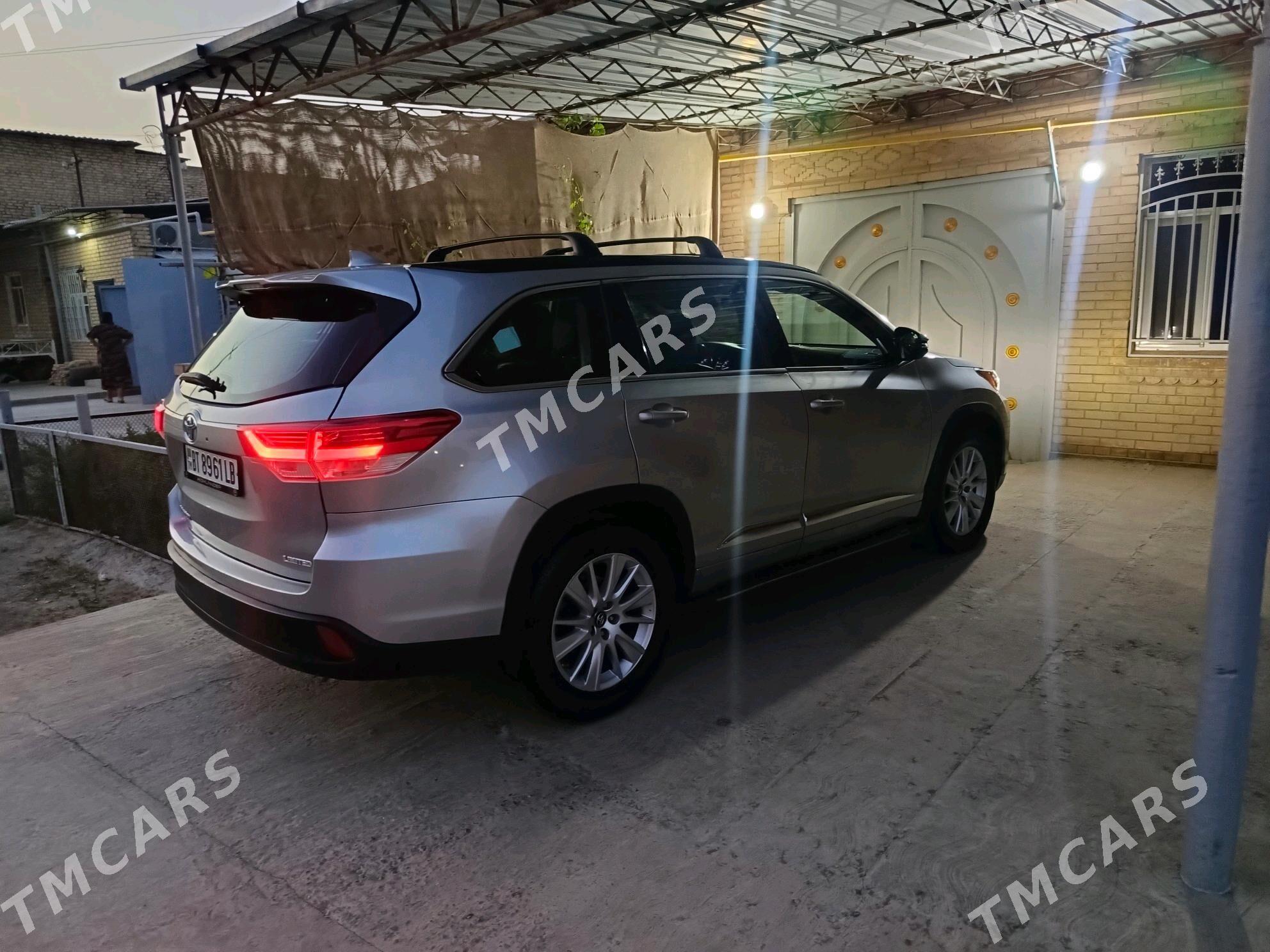 Toyota Highlander 2018 - 420 000 TMT - Türkmenabat - img 8
