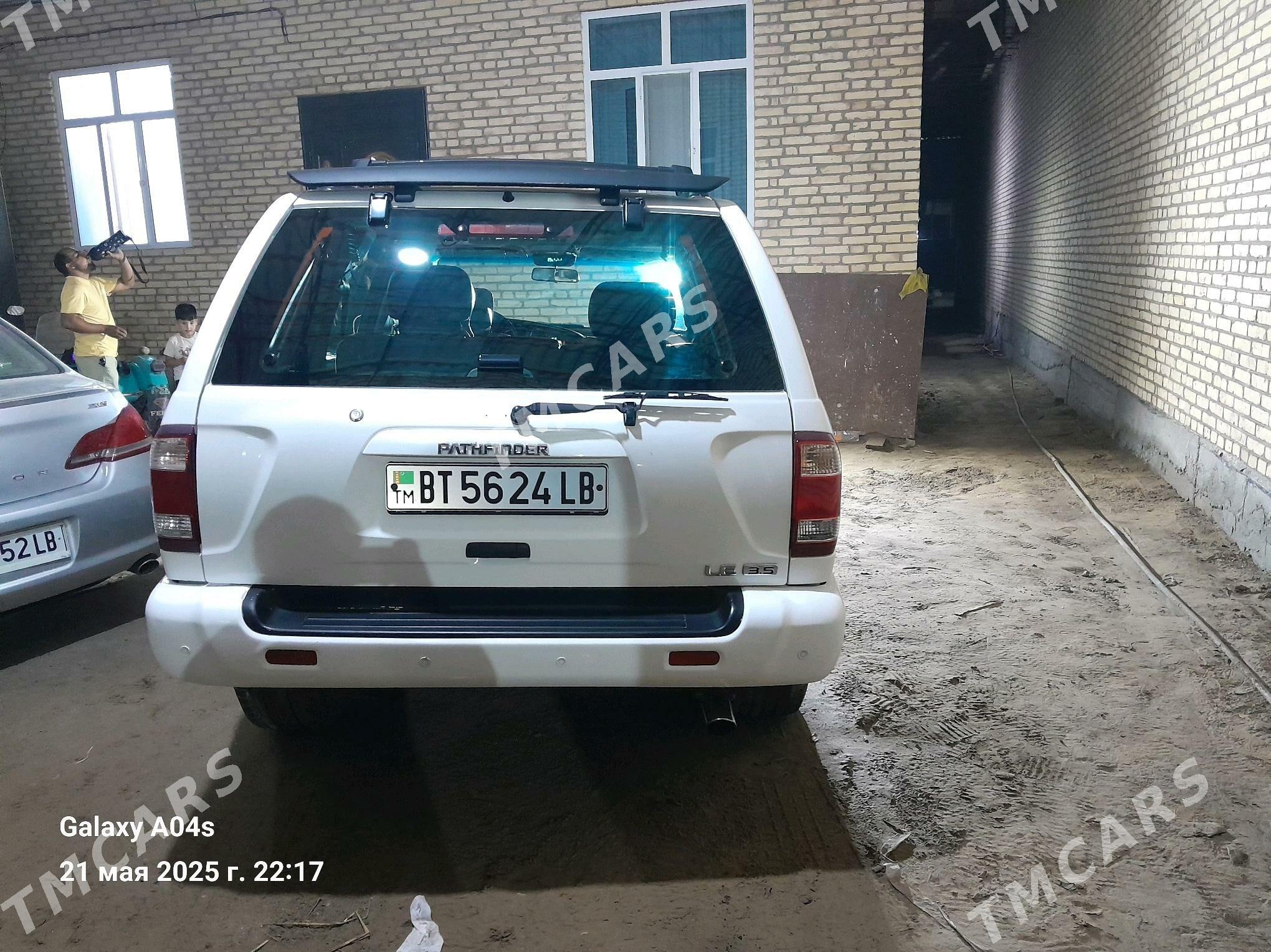 Nissan Pathfinder 2001 - 125 000 TMT - Çärjew - img 7