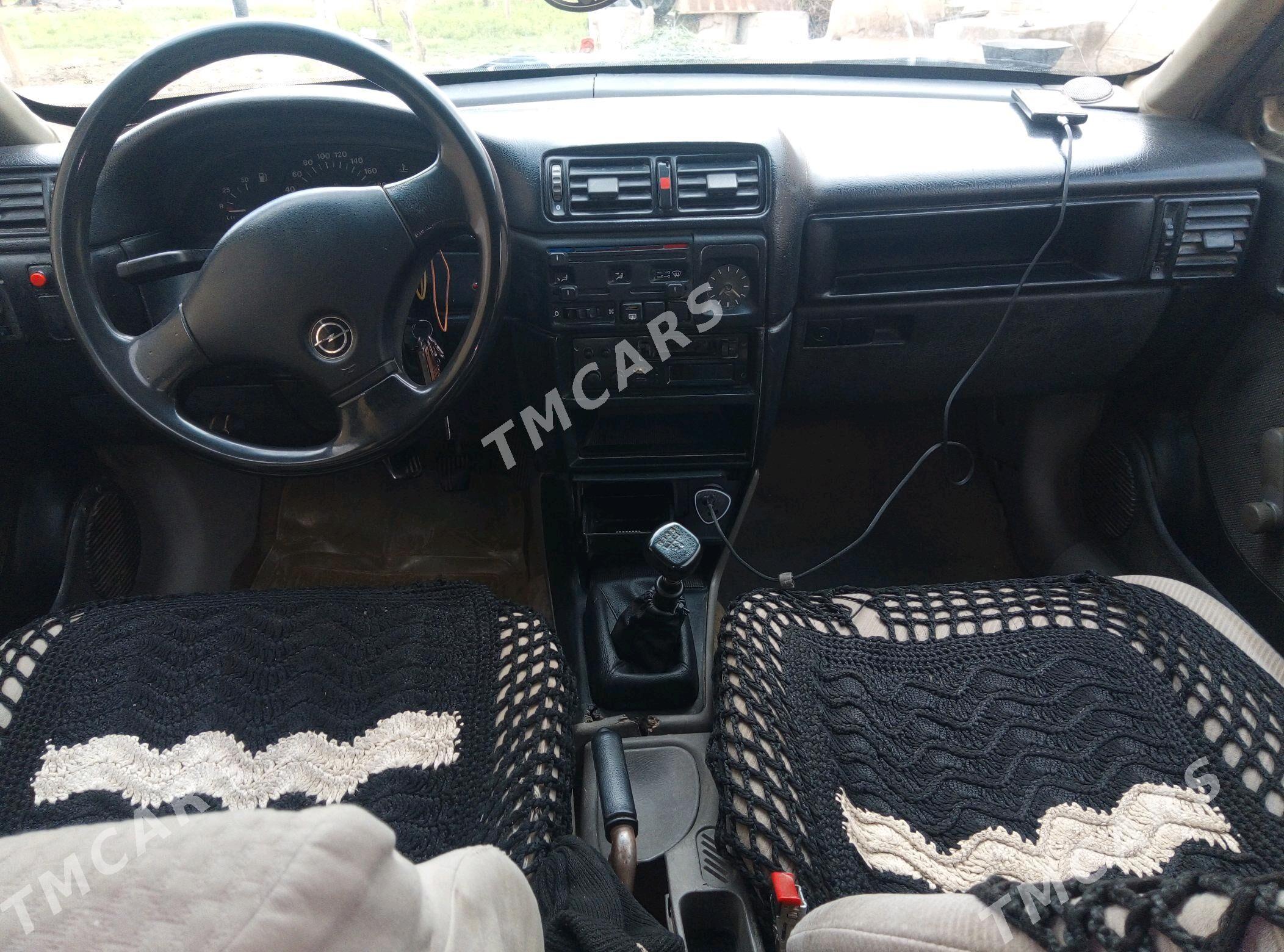 Opel Vectra 1991 - 16 000 TMT - Mary - img 6