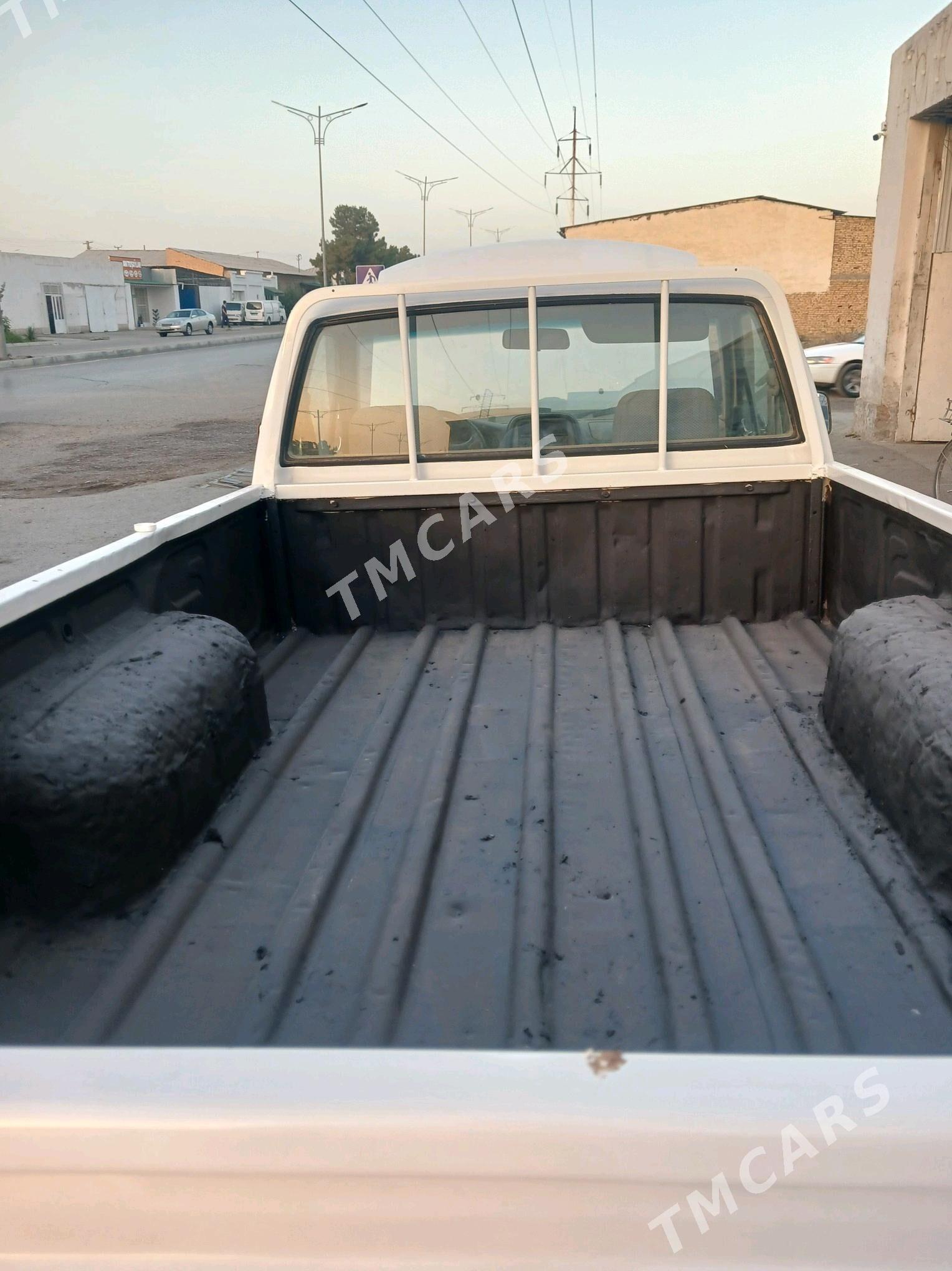 Nissan Navara 2004 - 85 000 TMT - Seýdi - img 2